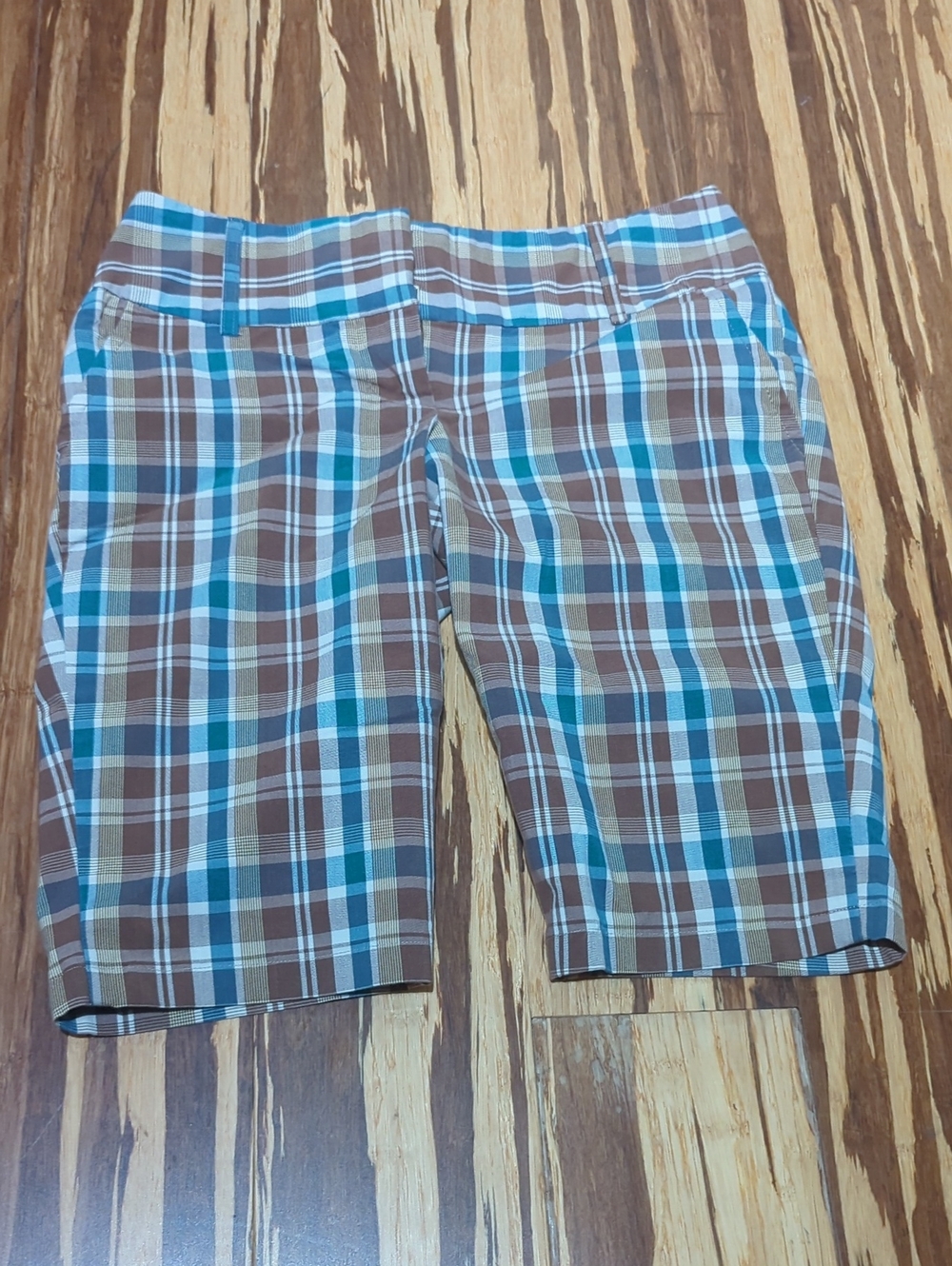 LAST CHANCE-MAKE OFFER zinc Plaid Bermuda Shorts in Brown and Blue